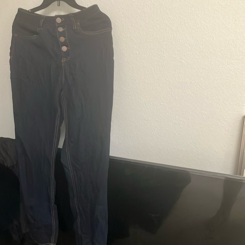 FINAL MARKDOWN No boundaries stretch jeans 13